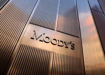 EUA têm dívida rebaixada e Moody’s reduz nota de grandes bancos