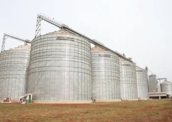 Silos de grãos da Kepler Weber, que anunciou recompra de ações na B3