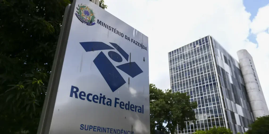 Receita Federal publica norma que obriga fintechs a informar movimentações suspeitas