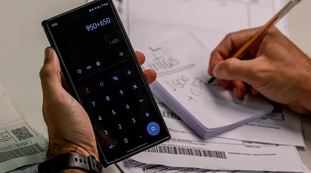 Indústria brasileira enfrenta altos custos de produção devido ao Custo Brasil