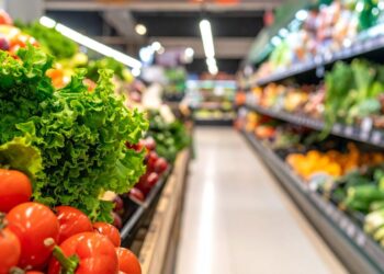 Preços de alimentos em queda ajudam a reduzir IPCA em agosto de 2025