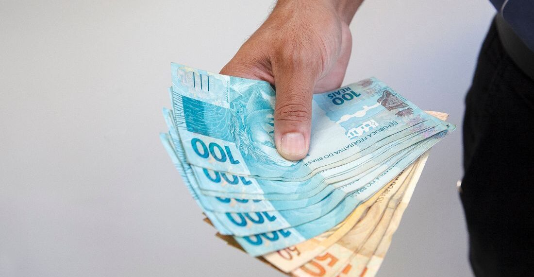 Salário mínimo 2026 sobe para R$ 1.621 a partir de janeiro