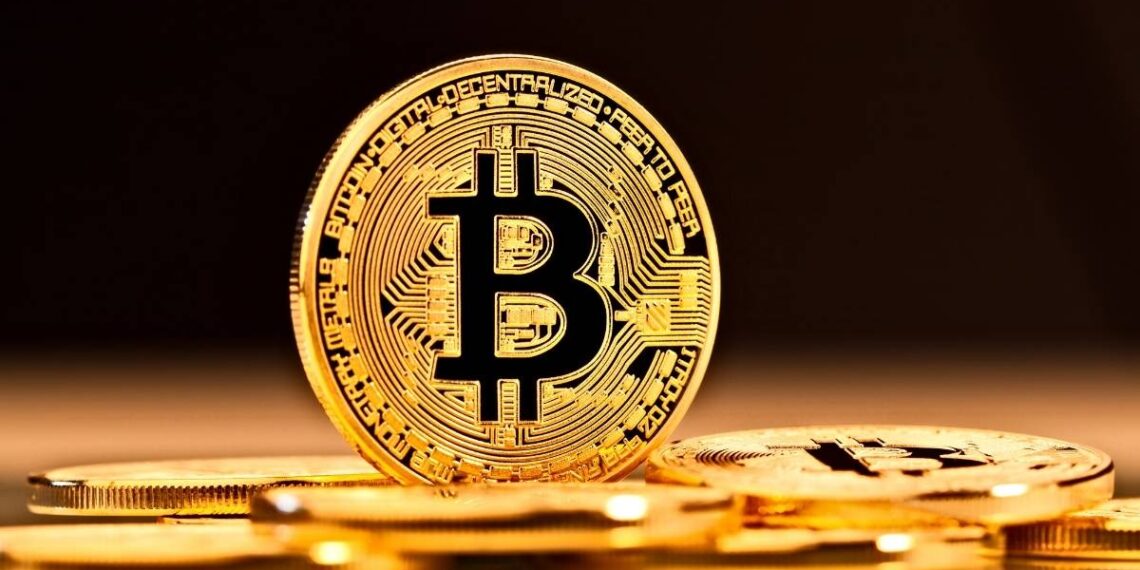 Bitcoin recua para US$ 86 mil antes de dados de emprego dos EUA
