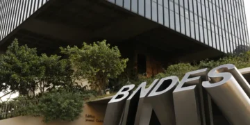 BNDES financia ferrovia para logística da celulose no MS