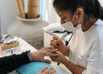 Setor de serviços acelera no Brasil em fevereiro