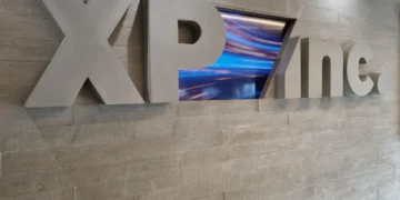 XP anuncia lucro bilionário e troca de CFO