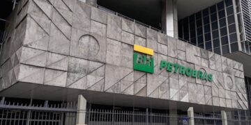 Petrobras fecha contratos de R$ 11 bi offshore
