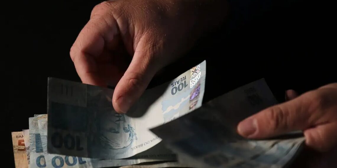 Endividamento entre baixa renda cresce por saúde