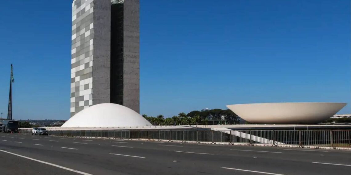 Fundo Eleitoral 2026: PL lidera repasse de recursos