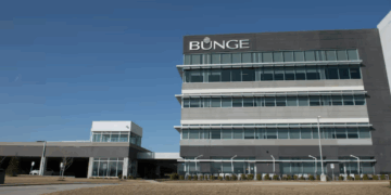 Bunge vende últimas usinas e encerra operação no setor