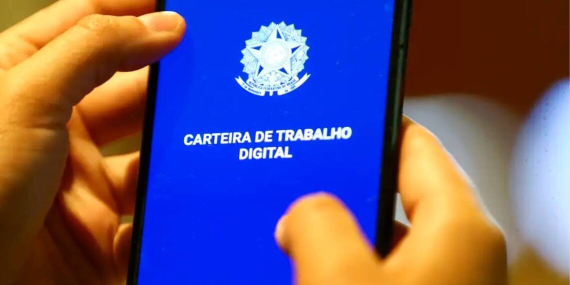 Empregos formais crescem 972 mil até julho