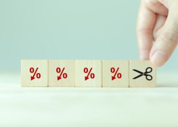 Juros futuros recuam apesar de emprego forte